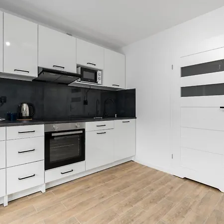 Krosnienska With Balcony By Renters *