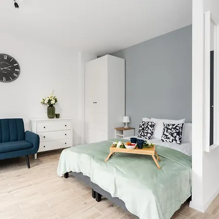 Lägenhet Krosnienska With Balcony By Renters *