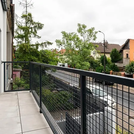 Апартаменты Krosnienska With Balcony By Renters